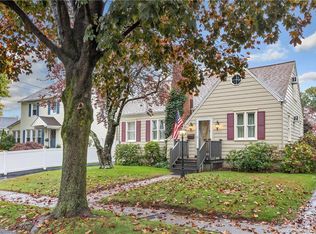 65 Queens Ave, Stratford, CT 06614