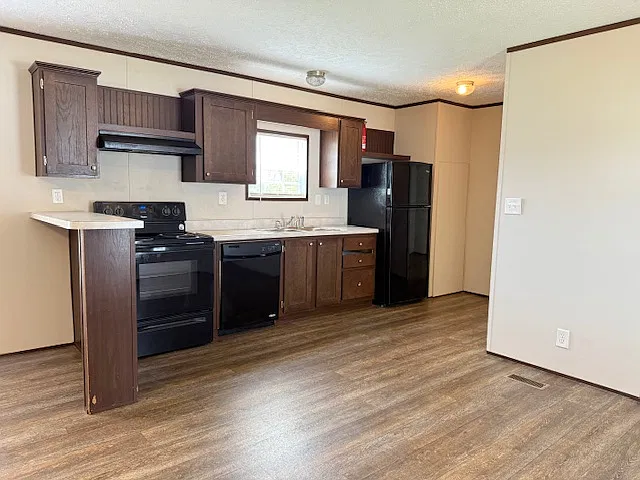 Rachel's Court - 1423 Chris Ave — Photo 4