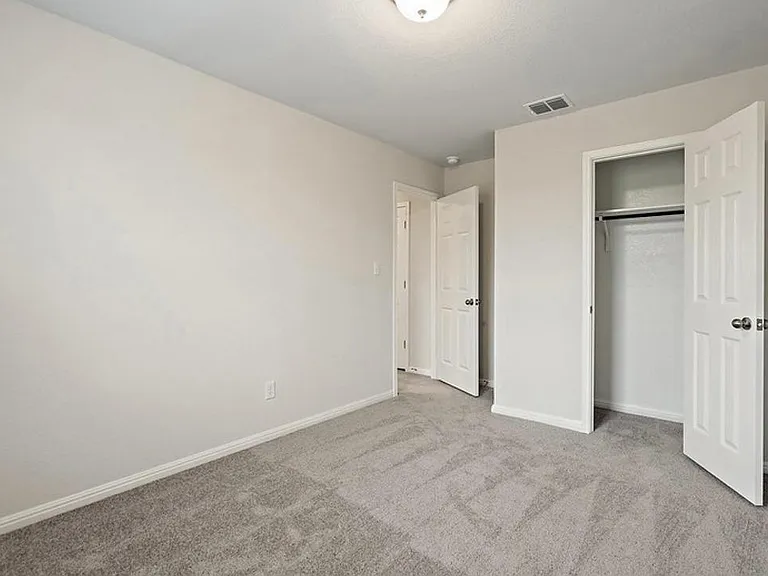 10209 Bankhead — Photo 8