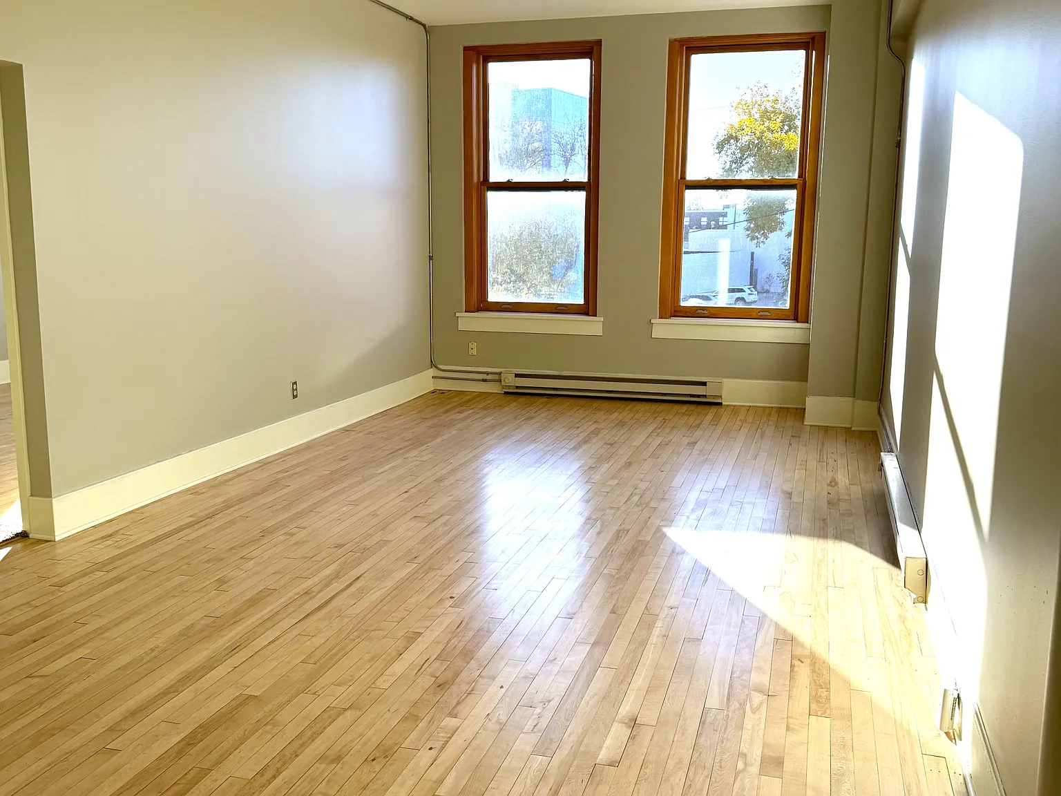 2 bed, $1,001 — Photo 3