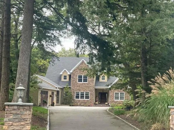 27 Oaklawn Drive, Commack, NY 11725