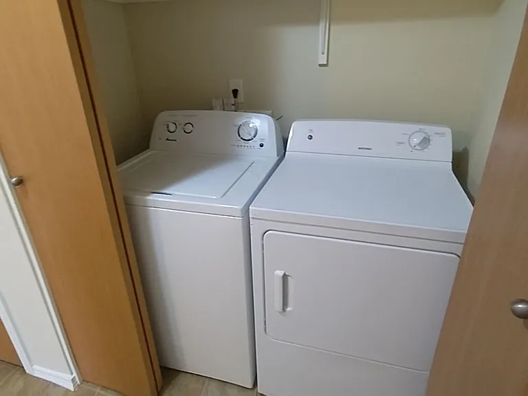 Wellesley Park Apartments — Photo 99