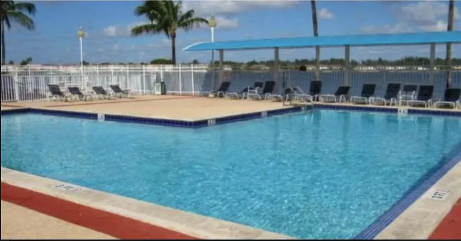 3 bed, 1140 sqft, $2,450 — Photo 3
