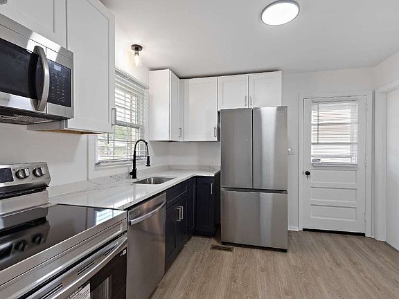 4th image of 906 37th St