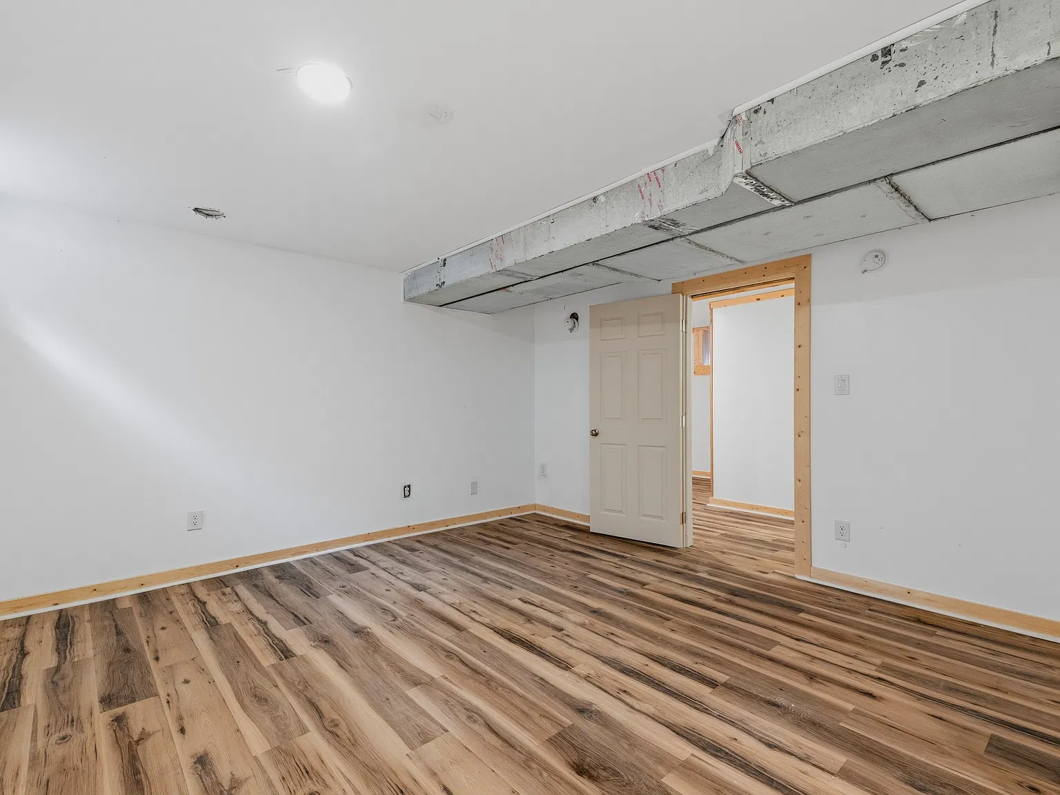 4 bed, 2160 sqft, $1,995 — Photo 3