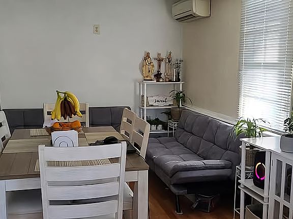 Living Room/Dining Room