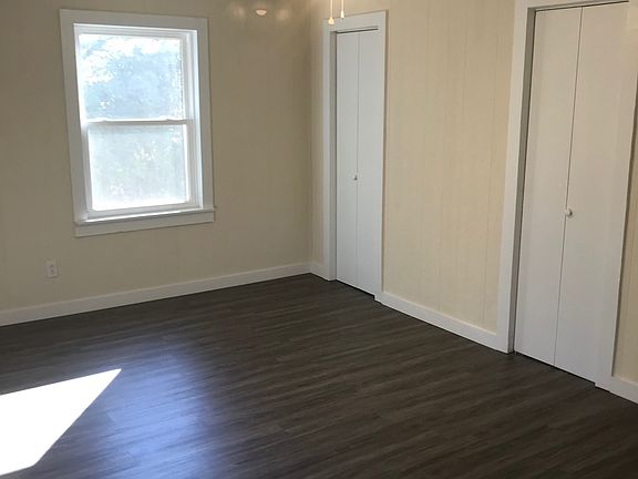 3rd image of 191 Caldwell St