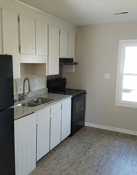 244 Rose St — Photo 4