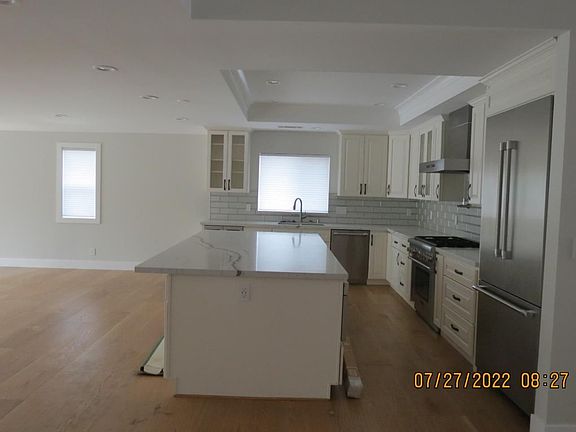 4th image of 1680 Phantom Ave