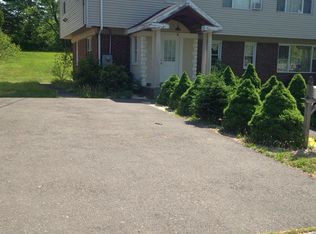 16 Bloomfield Dr, Fairfield, CT 06825