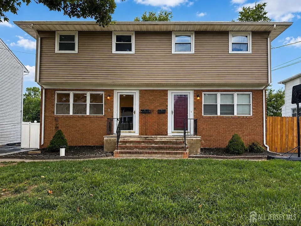 754 Walnut St