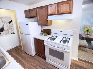 Breton Court, Grand Rapids, MI 49508