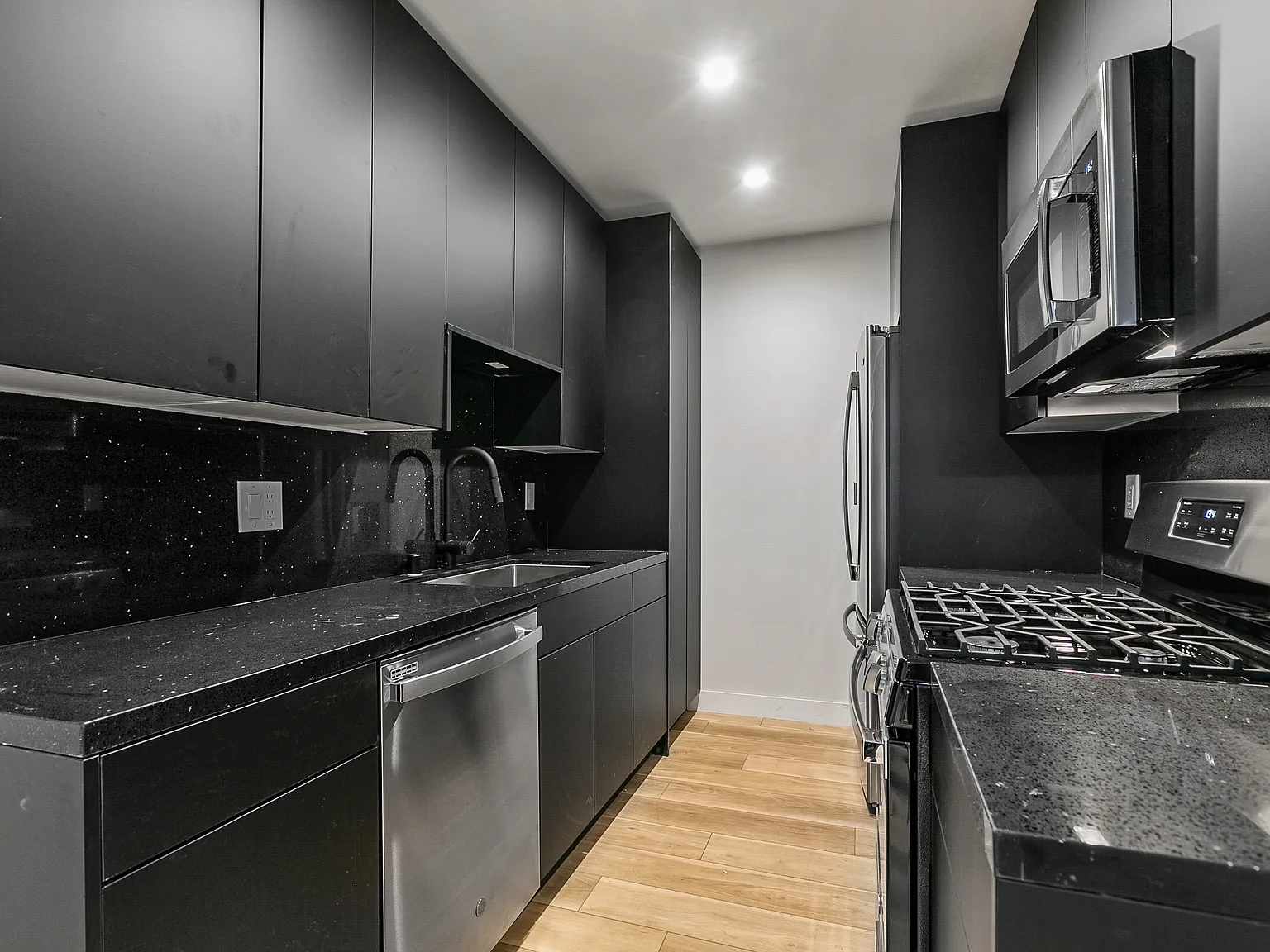 1 bed, 650 sqft, $2,378 — Photo 1