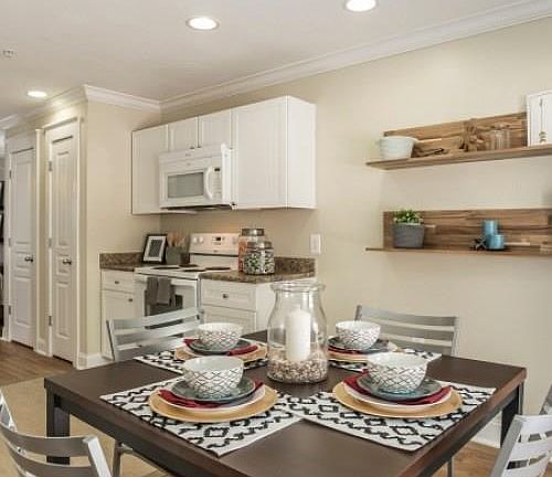 5th image of 1725 Harvey Mitchell Pkwy S APT 2025