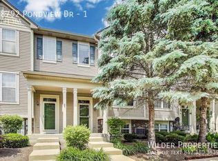 28792 W Pondview Dr #1, McHenry, IL 60051