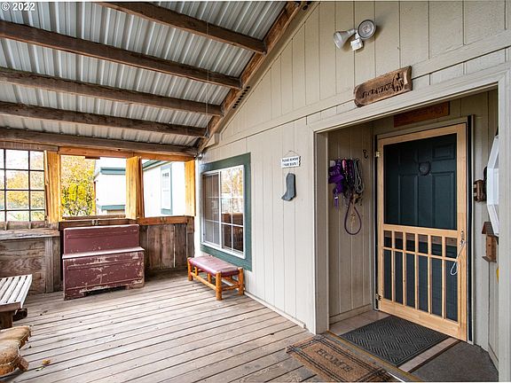Deck>