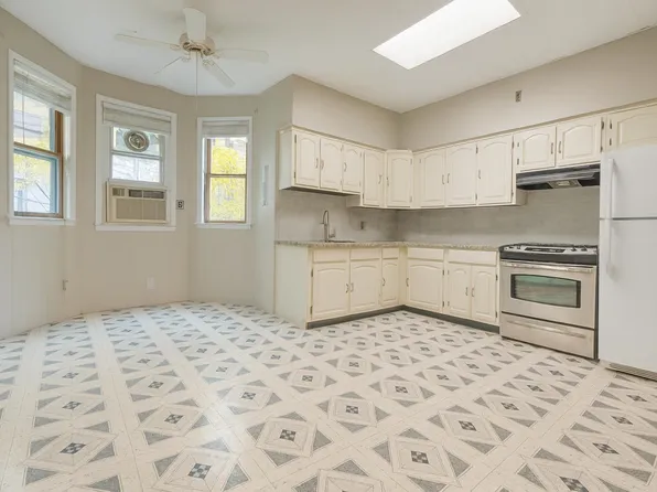 701 Bergen Avenue image 7 of 17