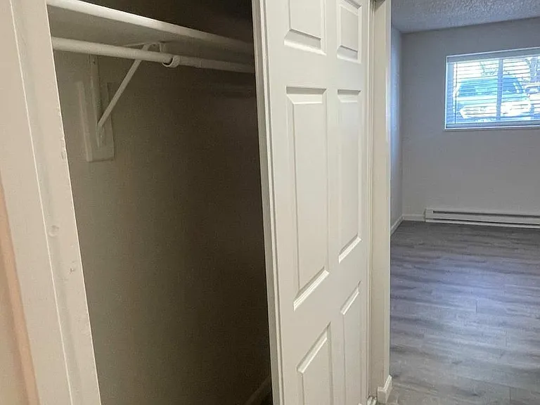 Campus Park Apartments - SAMI Apartments — Photo 20