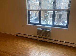 444 W Oakdale Ave #3, Chicago, IL 60657