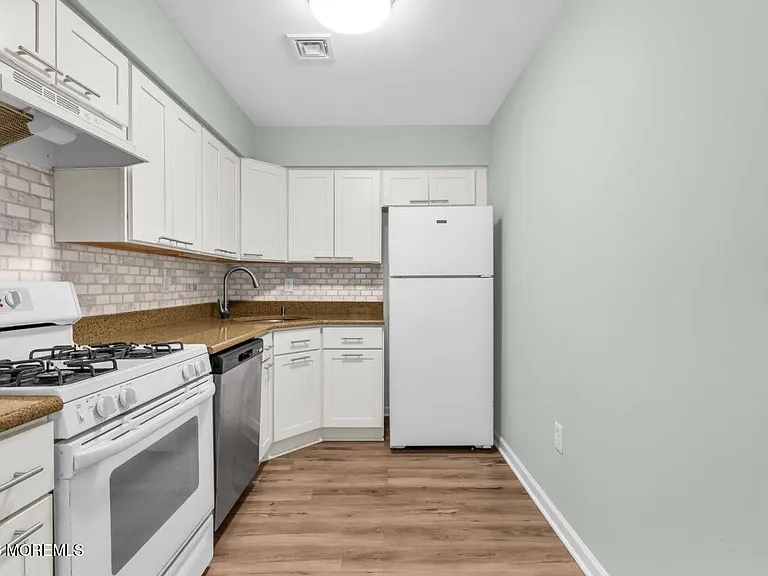 1 Central Ave #8 — Photo 7