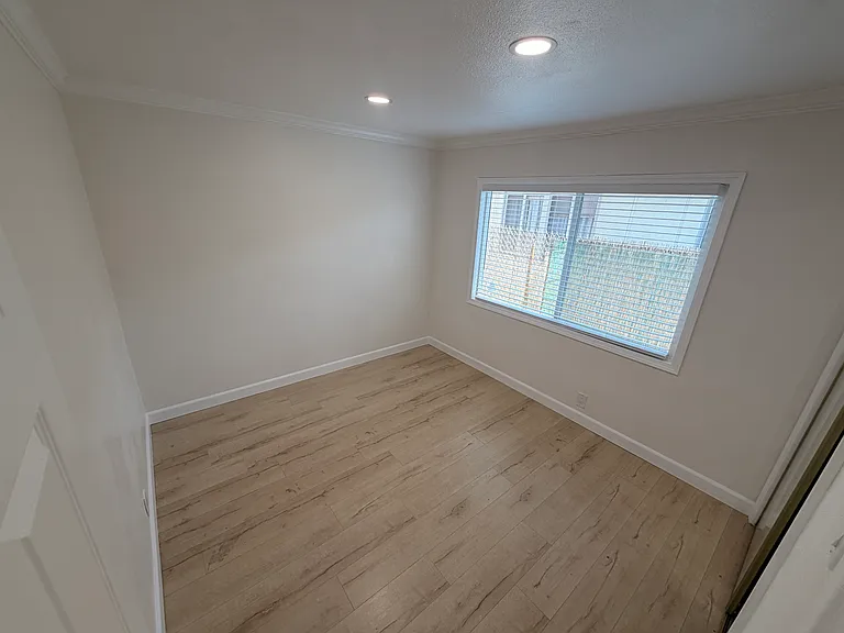 9105 Margaret St — Photo 18