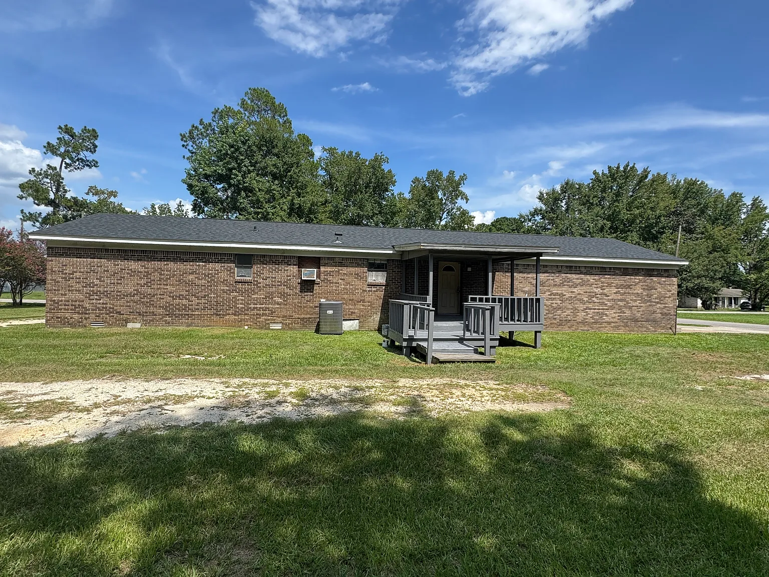 3 bed, 1404 sqft, $1,600 — Photo 2