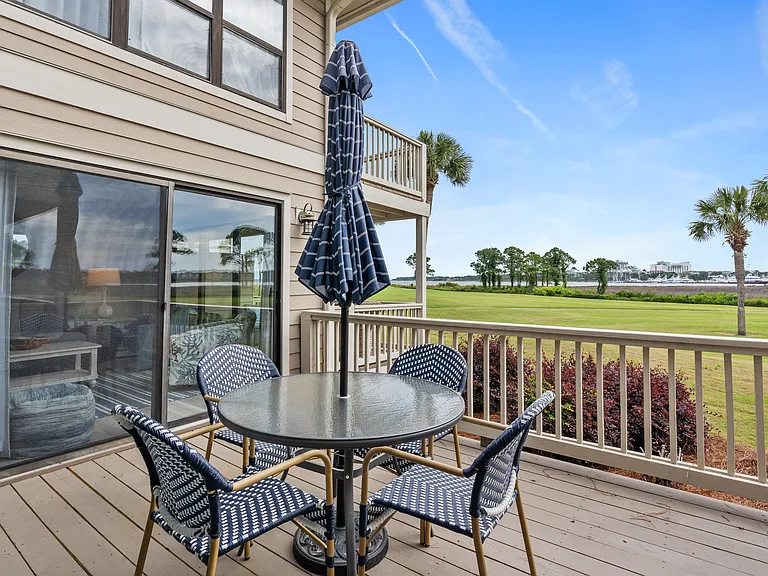 Dining area on deck to extend entertaining space!