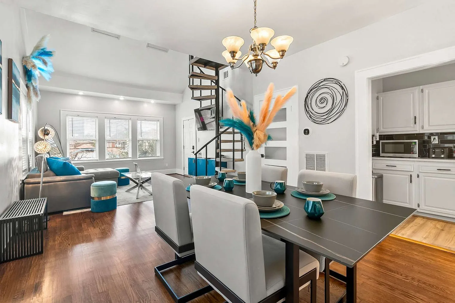 1 bed, 1.0 bath, 839 sqft, $3,899 — Photo 4