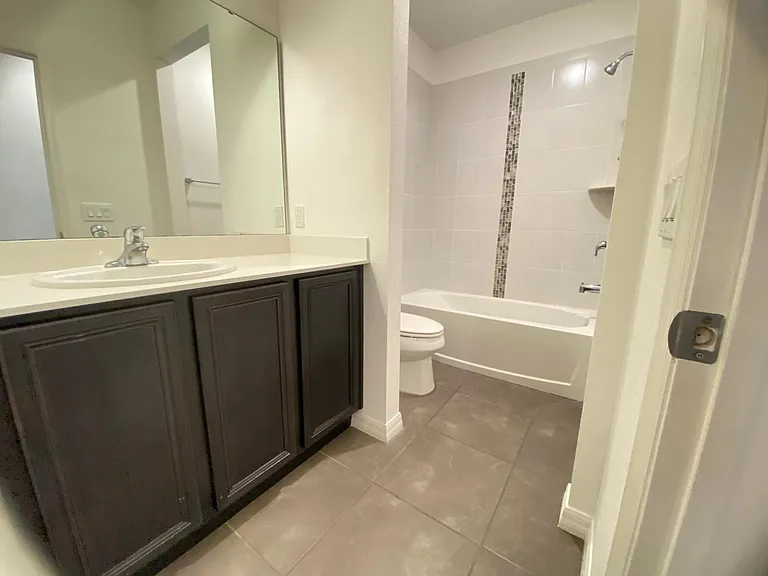 2751 Rialto Ct — Photo 25