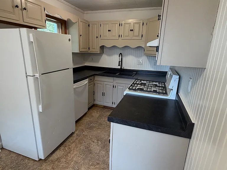 116 Victory Dr — Photo 12