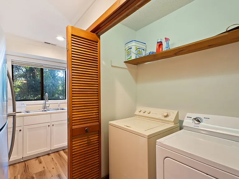 609 Hillsborough St #7 — Photo 8