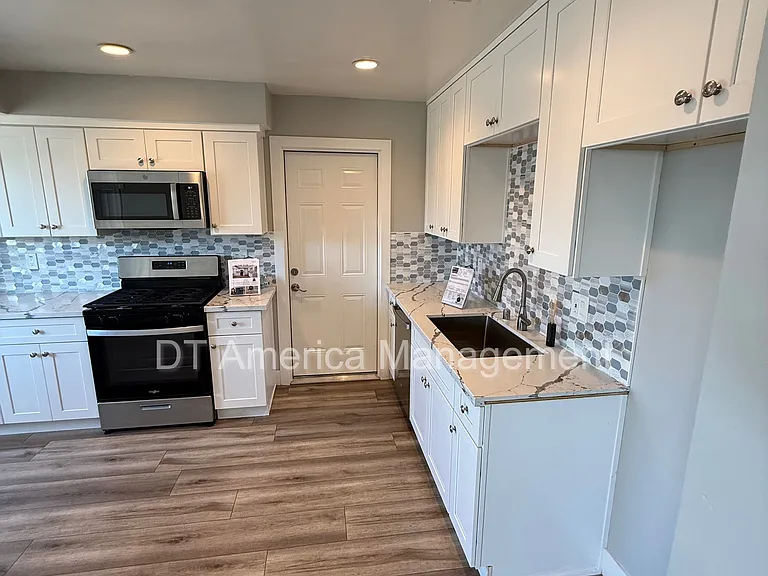 6405 Zena Dr — Photo 19