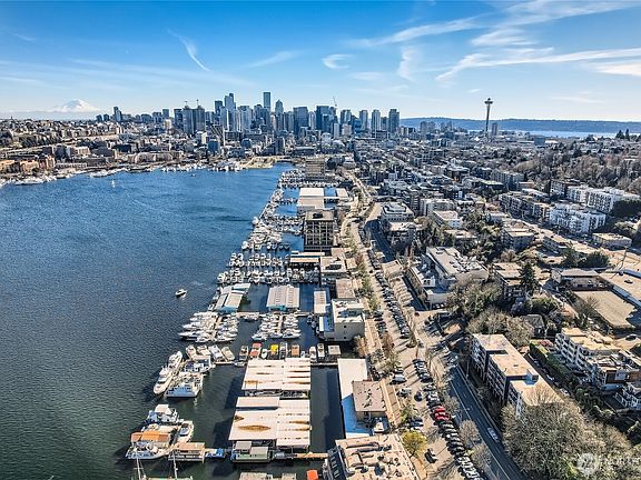 21st image of 2040 Westlake Avenue N #14