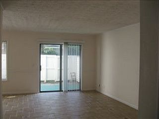5th image of 803 Mallery St Unit B