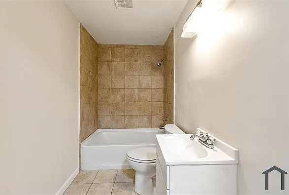 5745 Holland St — Photo 11