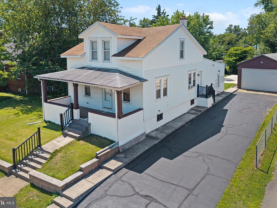 1st image of 1405 S Olden Ave