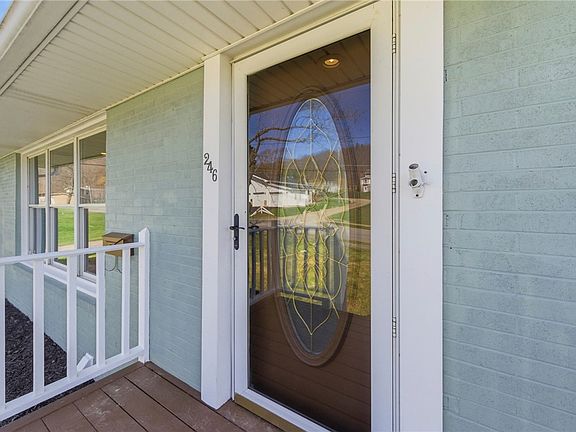 4th image of 246 Anderson Ave