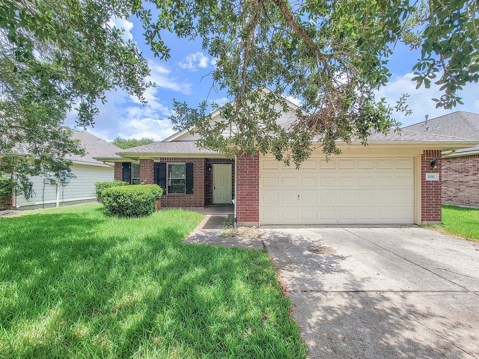 3 bed, 1557 sqft, $2,100 — Photo 1
