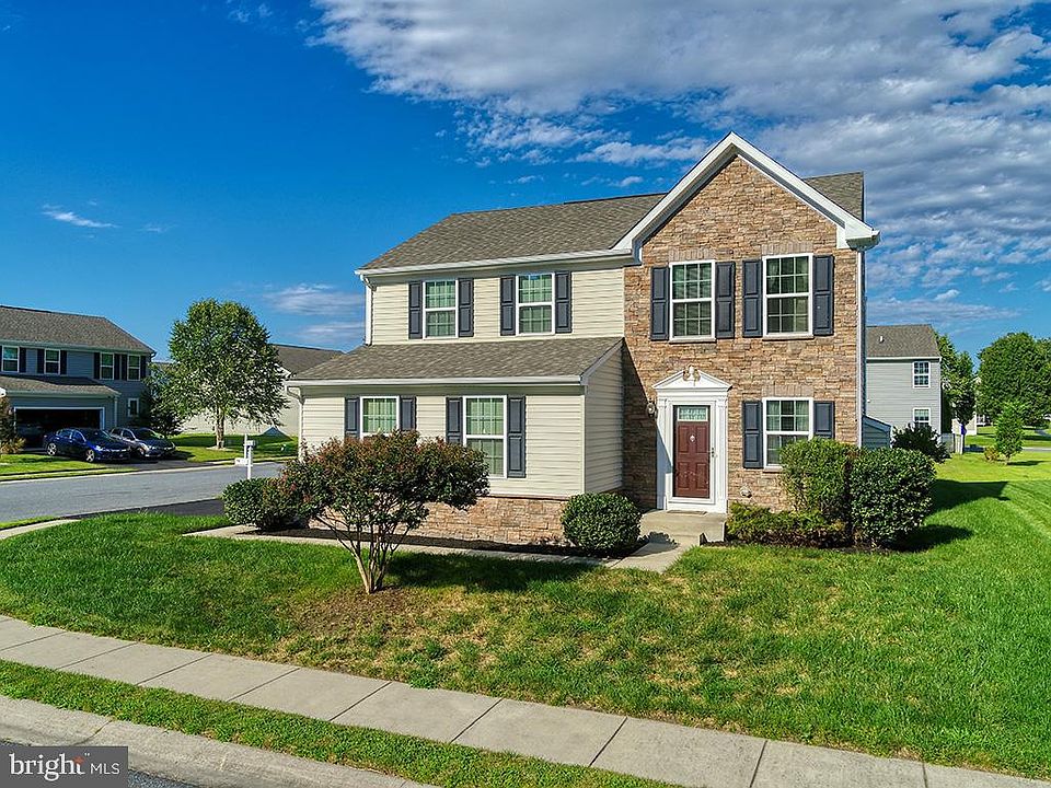 1st image of 402 Tunbridge Ct