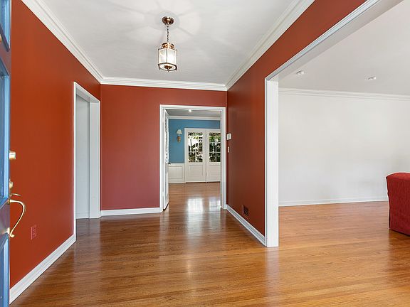 5th image of 531 La Paz Dr