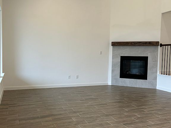5th image of 537 Breeds Hill Rd