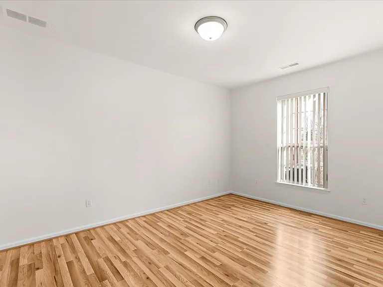 17104 Chesapeake Cir — Photo 14