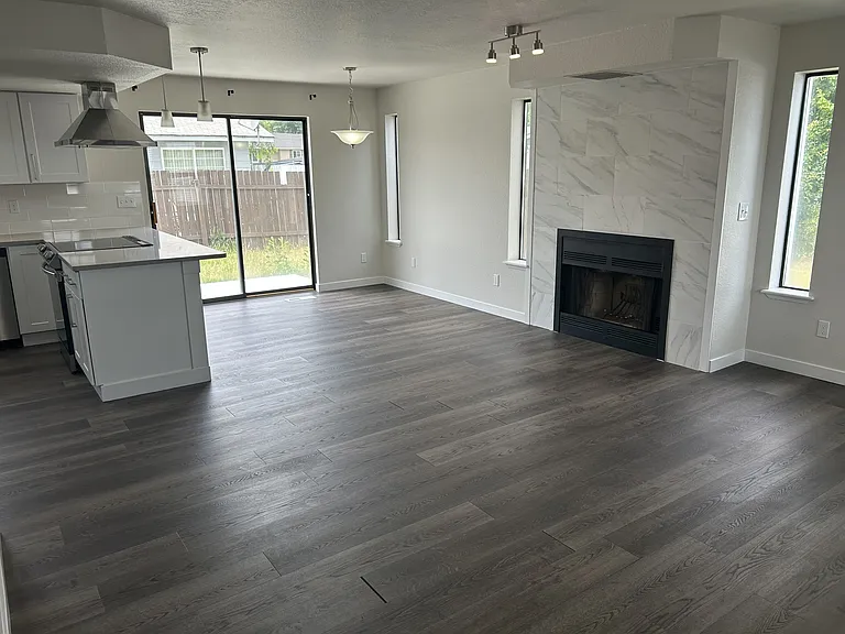1208 S 43rd Ave — Photo 7