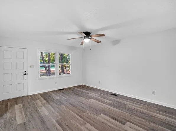 1494 Carpenter St, Newton, NC 28658