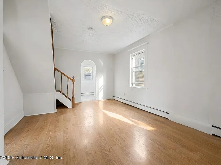 883 Manor Rd #1 — Photo 4