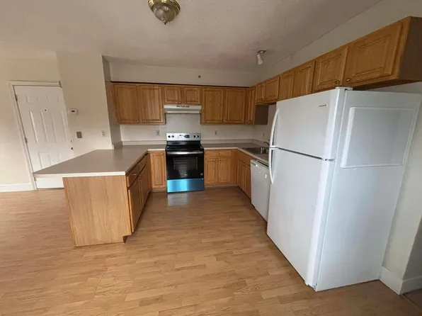 48 North St APT 9, Ware, MA 01082