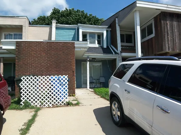 2020 Berkshire Cir Unit H, Carpentersville, IL 60110