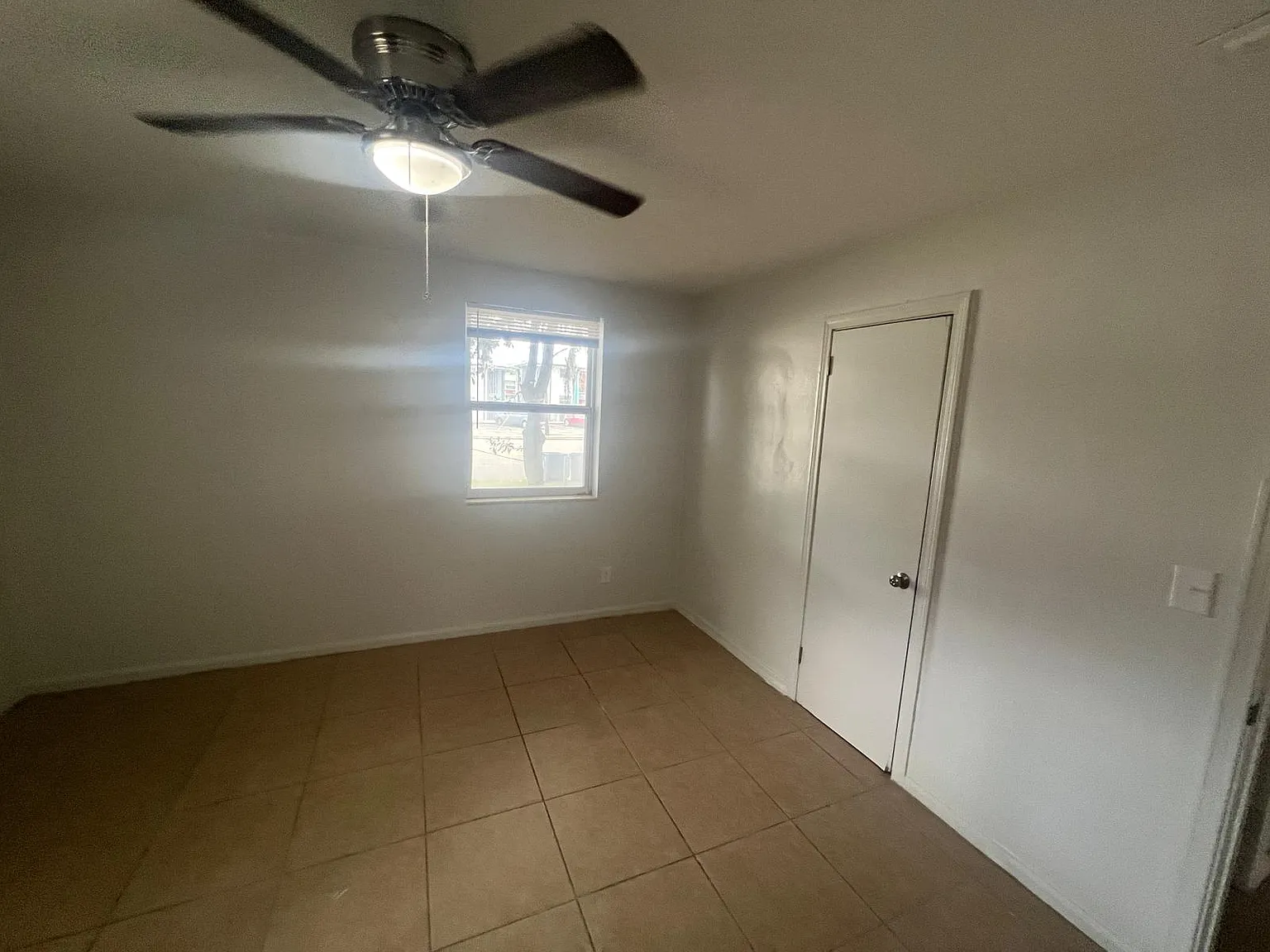 3 bed, 1118 sqft, $1,375 — Photo 3