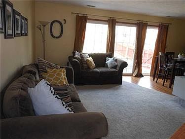 4th image of 75 Monmouth Dr