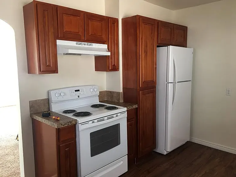 1607 Rochester St — Photo 3
